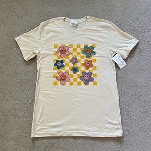 NWT Cream Flower Power Checkered Graphic Tee, Size M